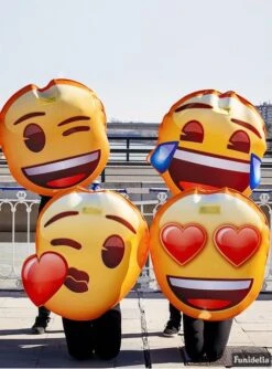 Disfraz De Emoji Sonriente Con Lágrimas 12 Disfraz De Emoji Sonriente Con Lágrimas -Tienda De Cosplay disfraz de emoji sonriente con lagrimas 3