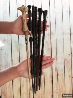 Varita De Voldemort Ollivander (Réplica Oficial) - Harry Potter -Tienda De Cosplay varita de voldemort ollivander replica oficial harry potter 2